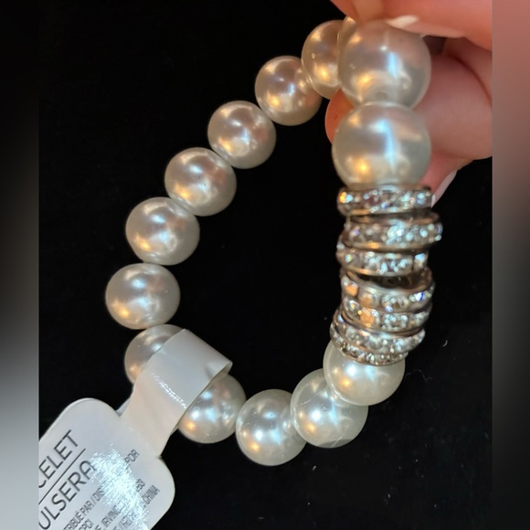 NWT Meridian Stretch Bracelet Faux Pearl and Rhinestones - Picture 5 of 7